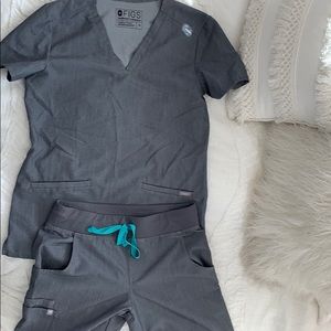 Figs scrub set